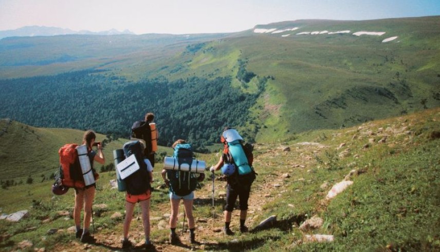 Празнични и почивни дни през 2025 / снимка: buyoutside.com