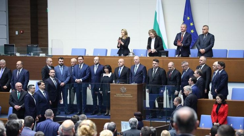 Парламентът гласува кабинета „Желязков“